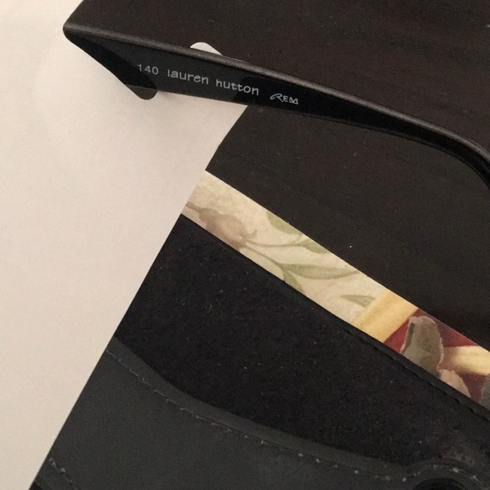Eyewear - Picture 3 of 6